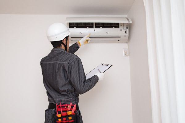 エアコンからポコポコ音がする原因は？すぐできる対処法と防止策