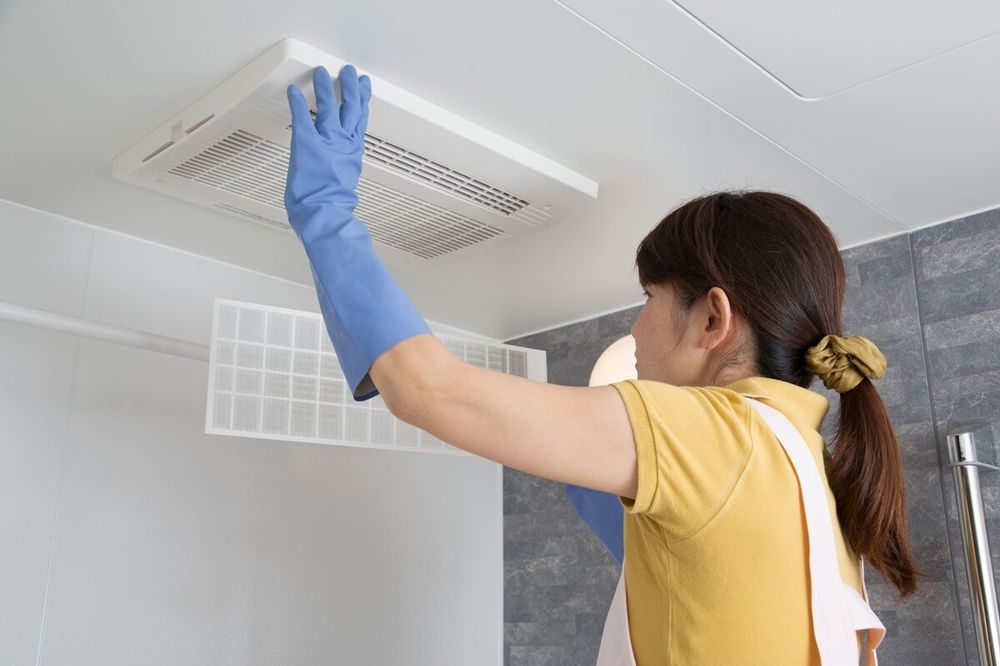 フロントパネルを取り外す