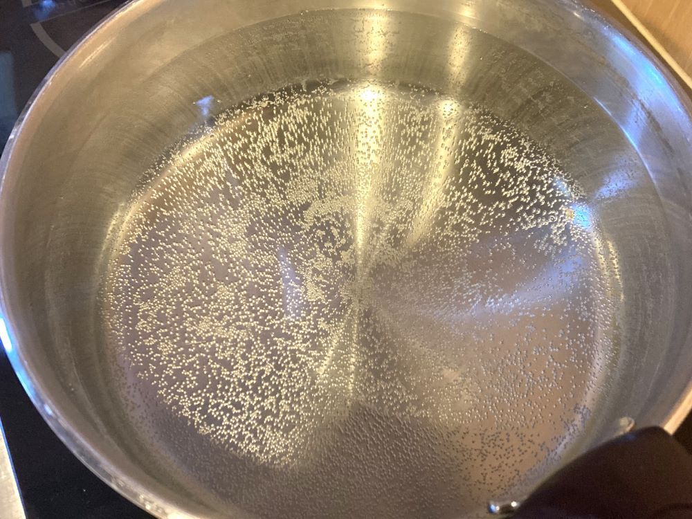 鍋　お湯
