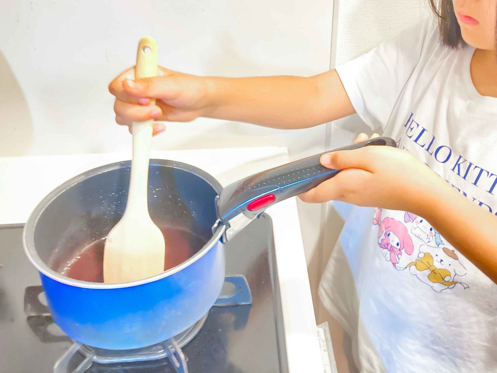 子どもとグミ作り
