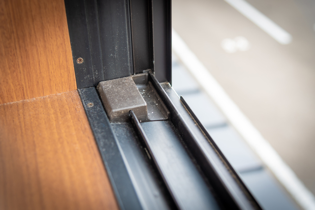 窓サッシ