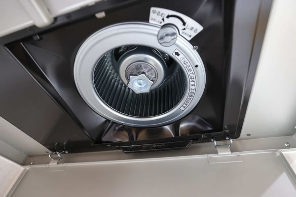 レンジフードのシロッコファンとは?プロペラファンとの違いと選び方