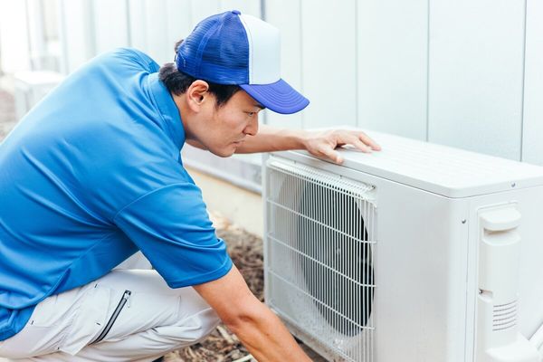 エアコンの室外機だけ買い替えできる? 修理と買い替えで迷ったときの判断基準