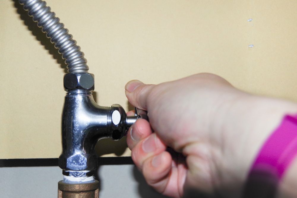 止水栓を閉める