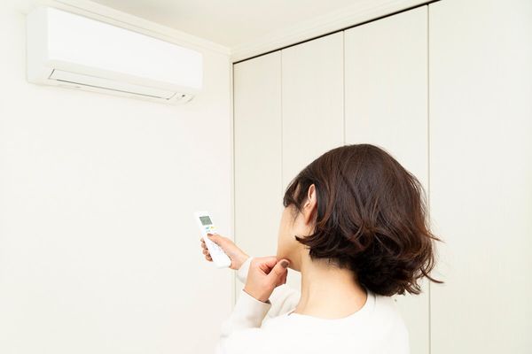 エアコンが効かない・冷えない原因と対処法｜自分で直す方法と専門業者に頼む目安