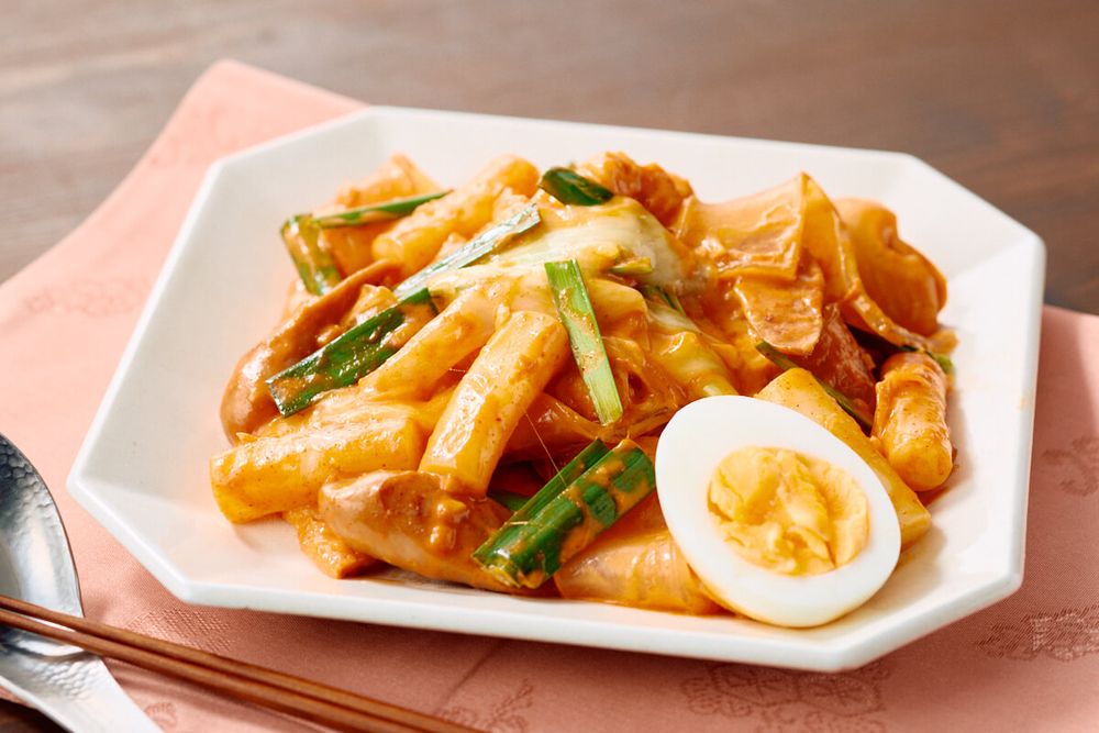 シビれる辛さの「韓国風麻辣ロゼトッポギ」