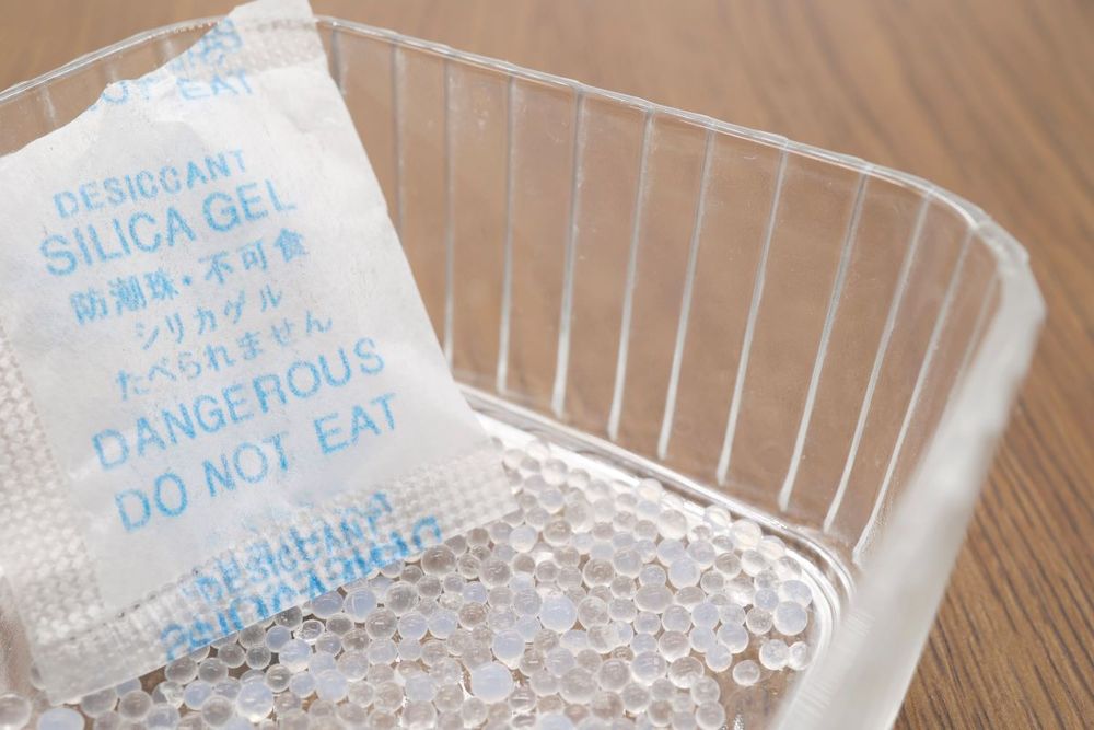 乾燥剤　シリカゲル