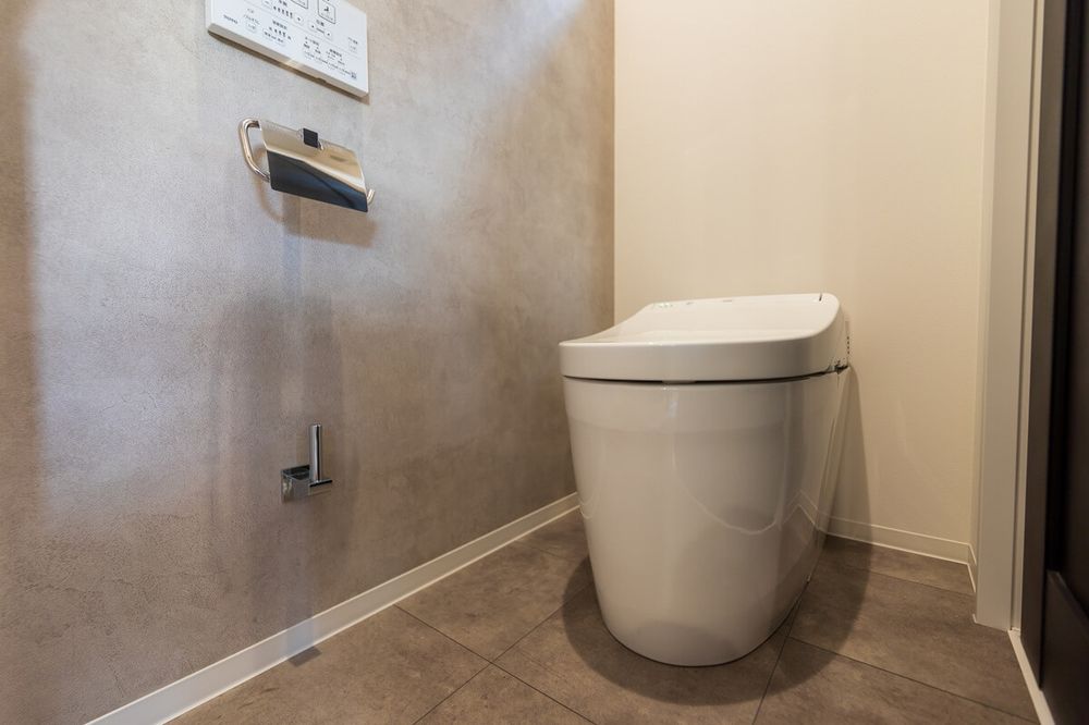 タンクレストイレは停電時でも使える？メーカー別の流し方