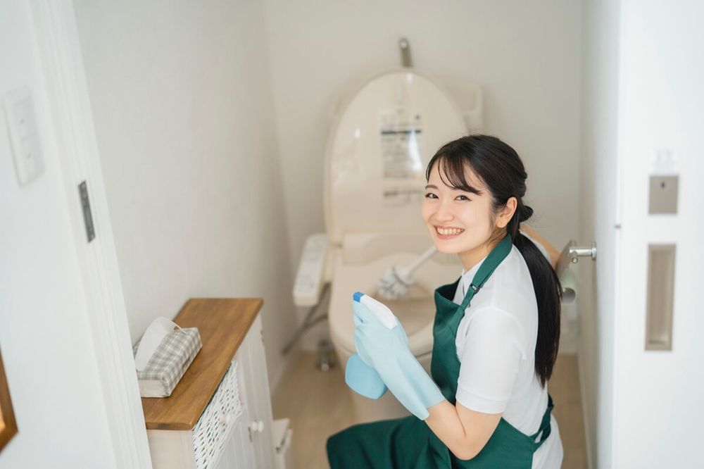 トイレの尿石・黄ばみを落とす掃除方法｜便器・便座の交換メリットも解説