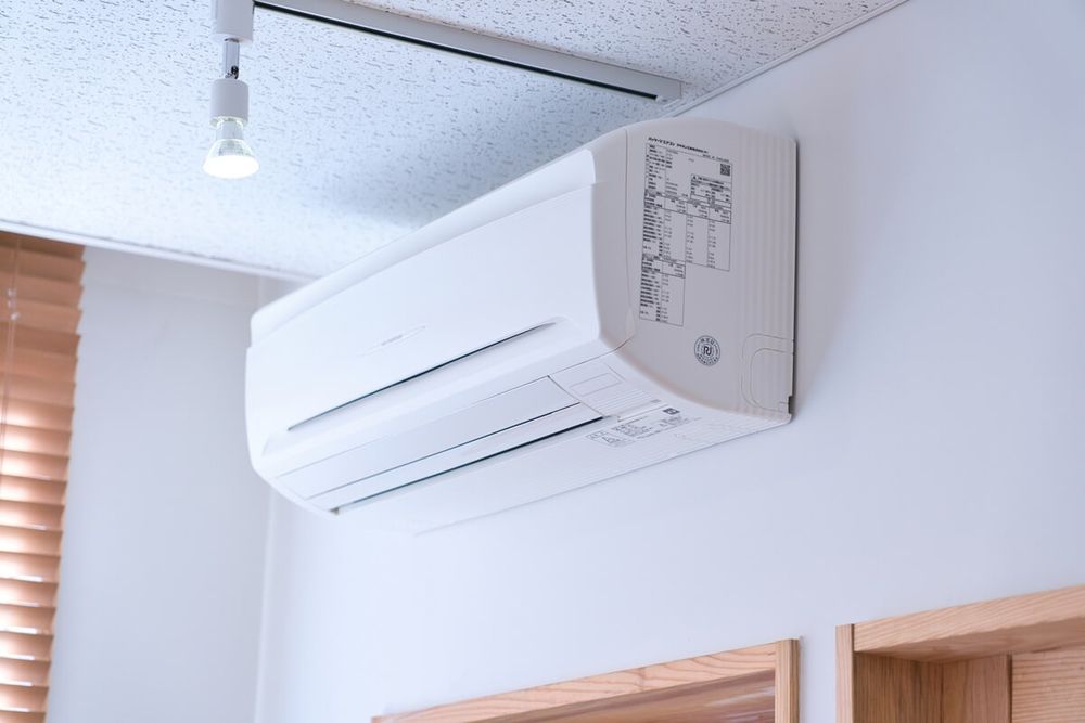 エアコンが途中で止まる原因は？よくある理由と自分でできる対処法