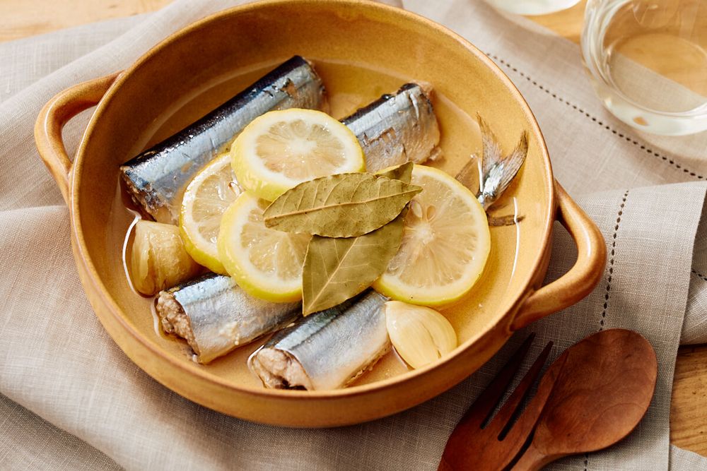 静物画　秋刀魚とレモン　版画 秋刀魚 | 絵手紙 交流ひろば - てがみ倶楽部絵手紙 交流ひろば