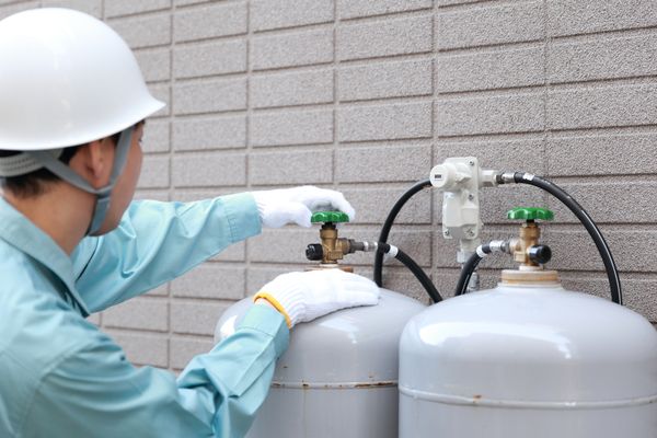 プロパンガス（LPガス）とは？特長・供給の仕組みや使用時の注意点