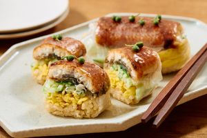 ライスペーパーで! うなぎのおにぎり