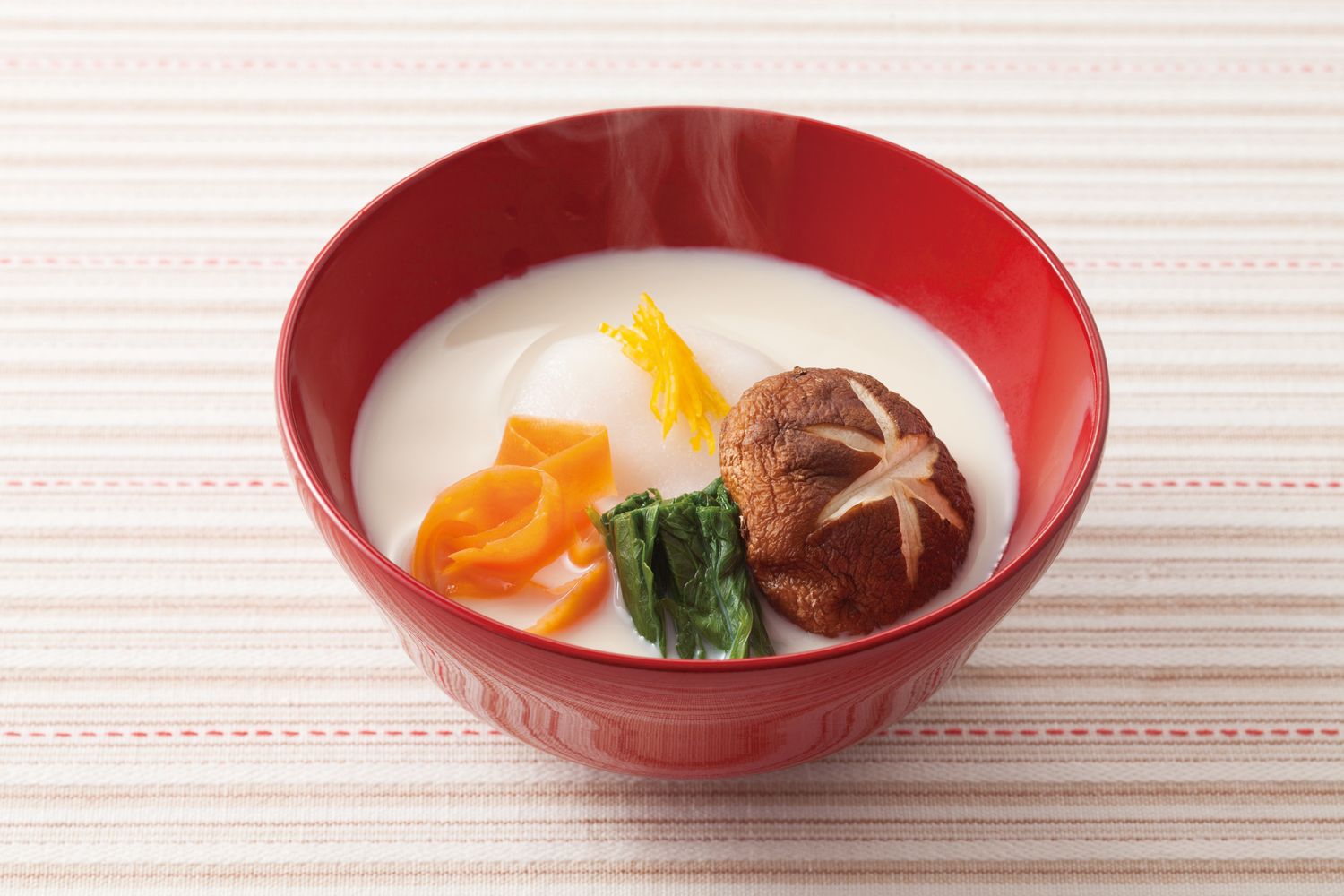 レシピ】新感覚の餅団子入り「豆乳仕立ての福寄せ雑煮」 | 東京ガス