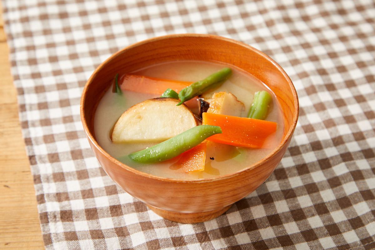 レシピ】具沢山「新じゃがとさやいんげんの味噌汁」 | 東京ガス ウチコト